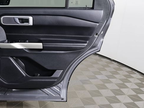 Used 2022 Ford Explorer XLT image 21
