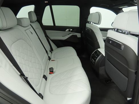 New 2026 BMW X5 sDrive40i w/ Climate Comfort Package image 23