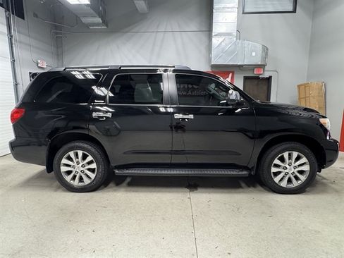 Used 2015 Toyota Sequoia Limited AWD/4WD image 8
