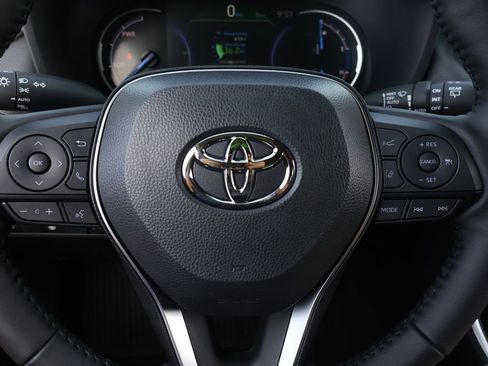 Certified 2025 Toyota RAV4 XLE w/ Convenience Package image 16