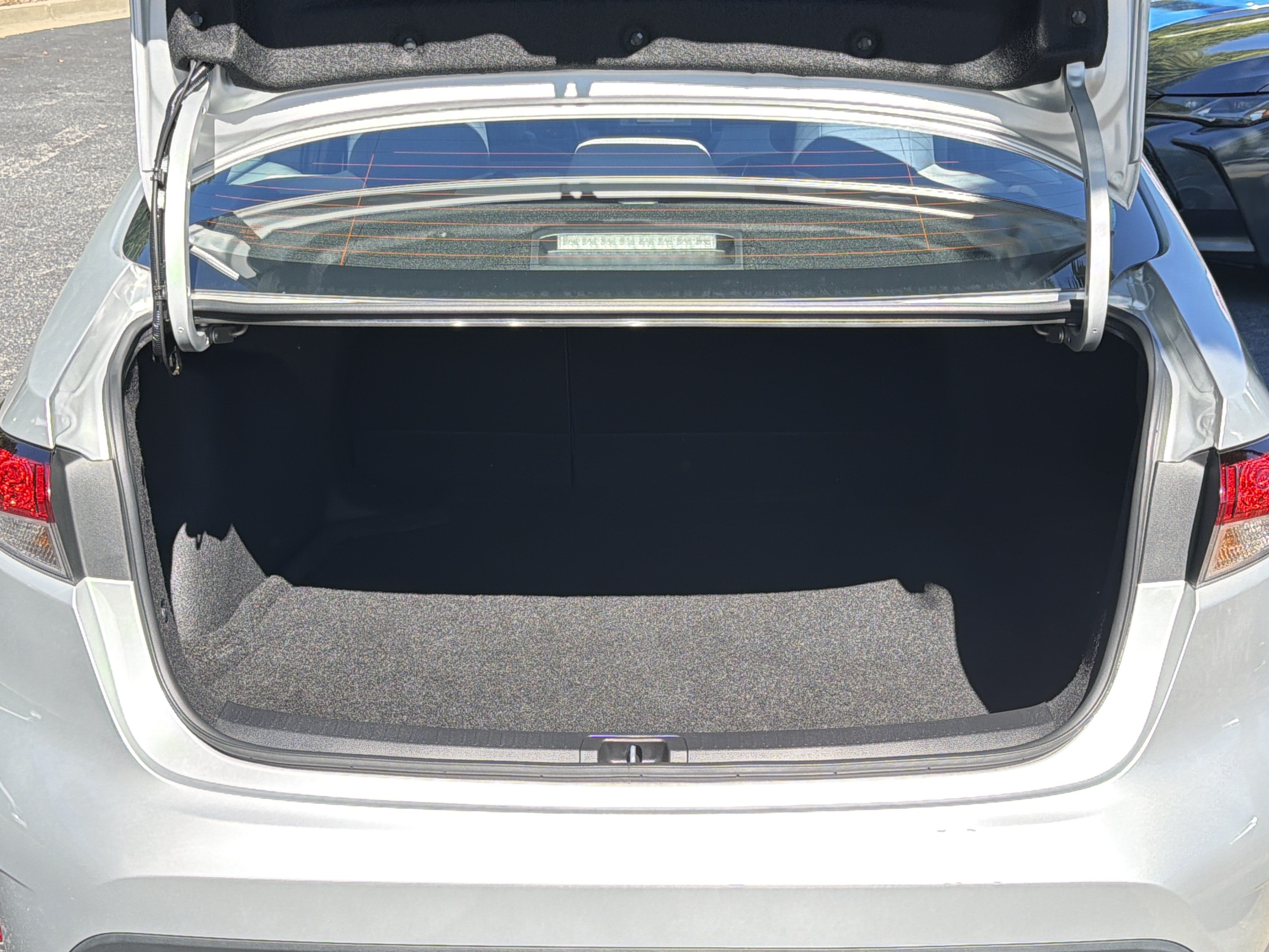 Used 2024 Toyota Corolla LE FWD image 12