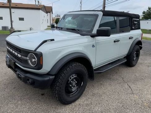Used 2023 Ford Bronco Black Diamond AWD/4WD image 6