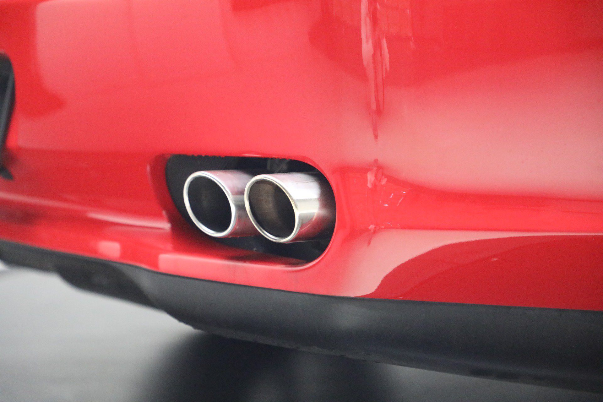 Used 2000 Ferrari 550 Maranello Coupe RWD image 24