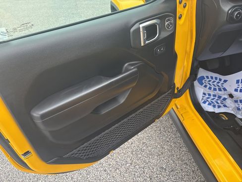 Used 2021 Jeep Wrangler Rubicon image 12