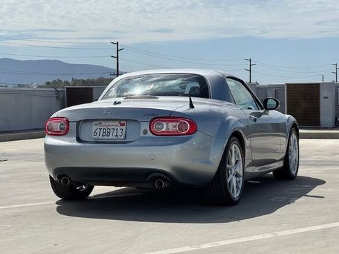 Used 2011 MAZDA MX-5 Miata Grand Touring w/ Premium Pkg RWD image 32