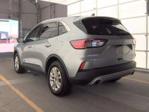 Used 2022 Ford Escape SE AWD/4WD image 2