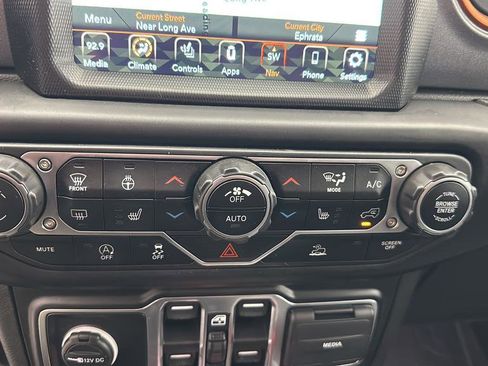 Used 2023 Jeep Gladiator Mojave w/ LED Lighting Group AWD/4WD image 24