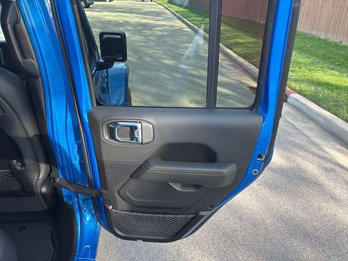 New 2026 Jeep Gladiator Sport AWD/4WD image 36