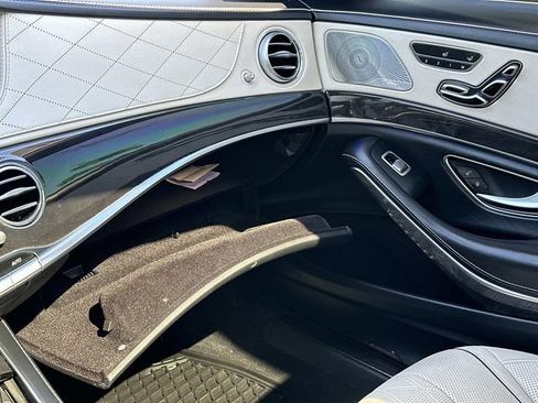 Used 2019 Mercedes-Benz S 560 4MATIC Sedan image 33