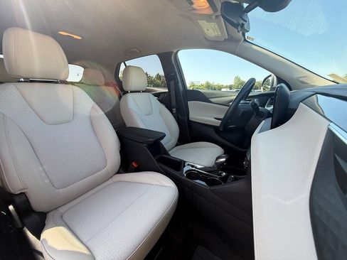 Used 2024 Buick Encore GX Preferred w/ Comfort Package FWD image 32