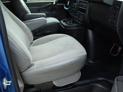 Used 2019 Chevrolet Express 3500 LS image 17