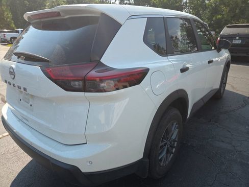 Used 2024 Nissan Rogue S FWD image 6