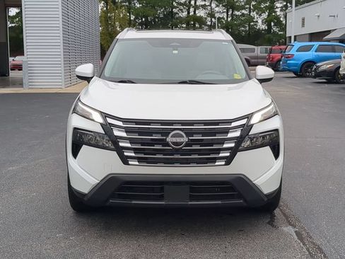 Certified 2024 Nissan Rogue SV w/ SV Premium Package FWD image 8