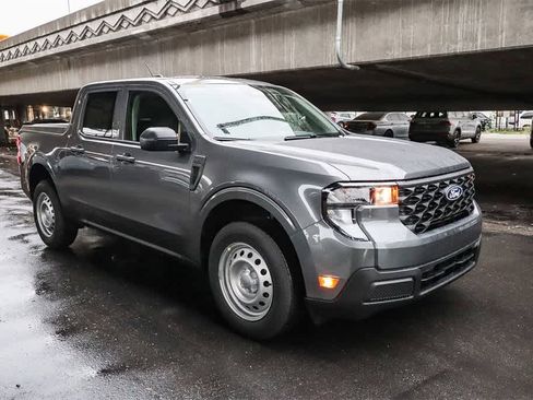 New 2025 Ford Maverick XL image 3