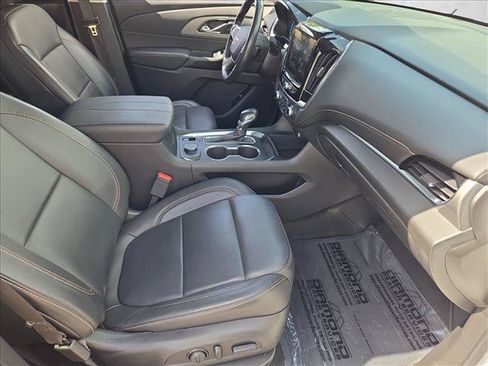 Used 2021 Chevrolet Traverse LT FWD image 20