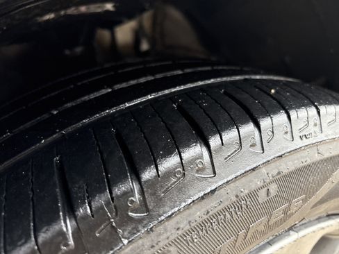 Used 2017 Toyota Camry XLE image 12