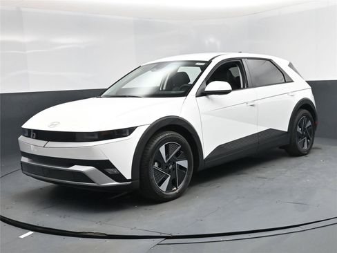 New 2026 Hyundai Ioniq 5 SEL image 1