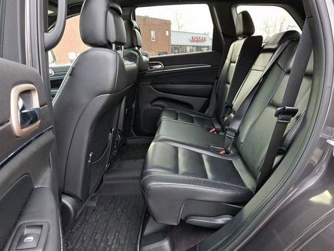 Used 2017 Jeep Grand Cherokee Limited image 10