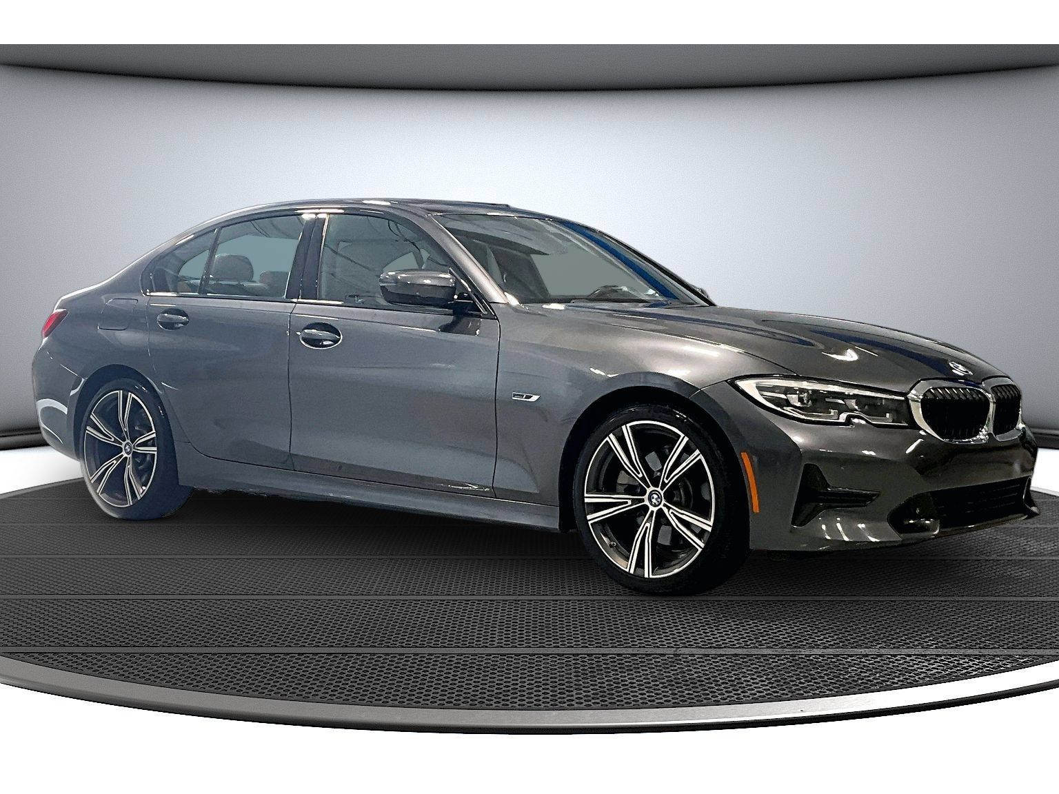 Used 2022 BMW 330e w/ Driving Assistance Package RWD image 13