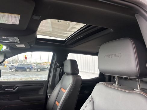 Used 2025 GMC Sierra 1500 AT4 w/ AT4 Premium Package image 9