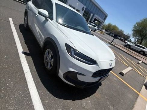 Used 2024 Honda HR-V LX image 11