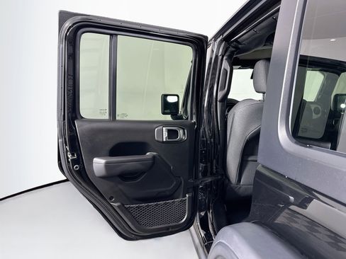 Used 2024 Jeep Wrangler Unlimited AWD/4WD image 25