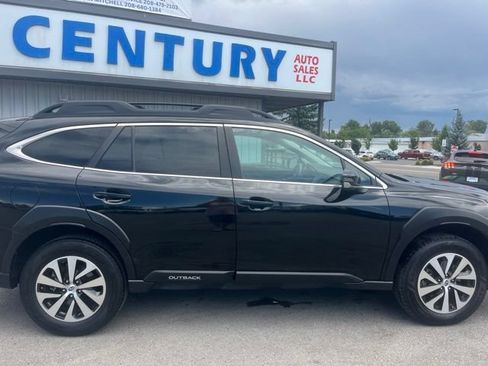 Used 2024 Subaru Outback Premium AWD/4WD image 16