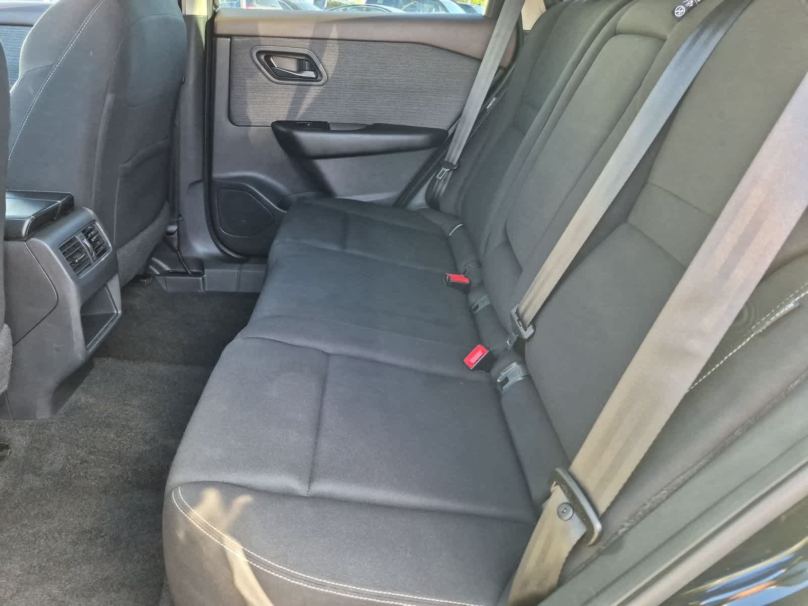 Used 2023 Nissan Rogue S FWD image 19