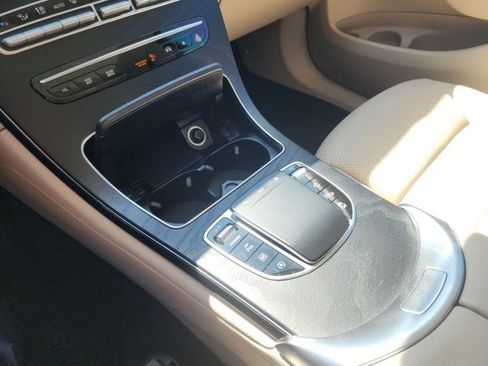 Used 2021 Mercedes-Benz GLC 300 4MATIC image 31