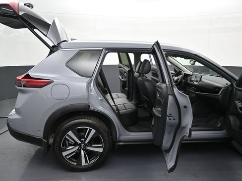 Used 2025 Nissan Rogue SL w/ SL Premium Package AWD/4WD image 10