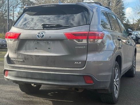 Used 2019 Toyota Highlander XLE image 5