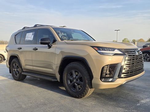 New 2026 Lexus LX 700h Overtrail image 9