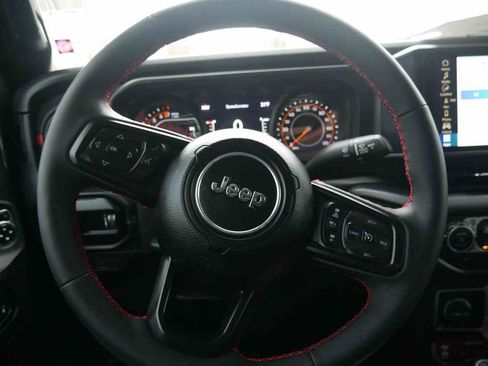 Used 2024 Jeep Gladiator Rubicon image 38