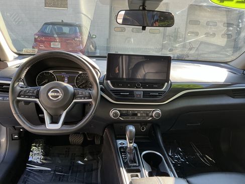 Used 2024 Nissan Altima 2.5 SR w/ SR Premium Package AWD/4WD image 11