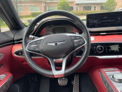 Used 2025 Genesis GV70 3.5T Sport w/ Sport Advanced Package image 14