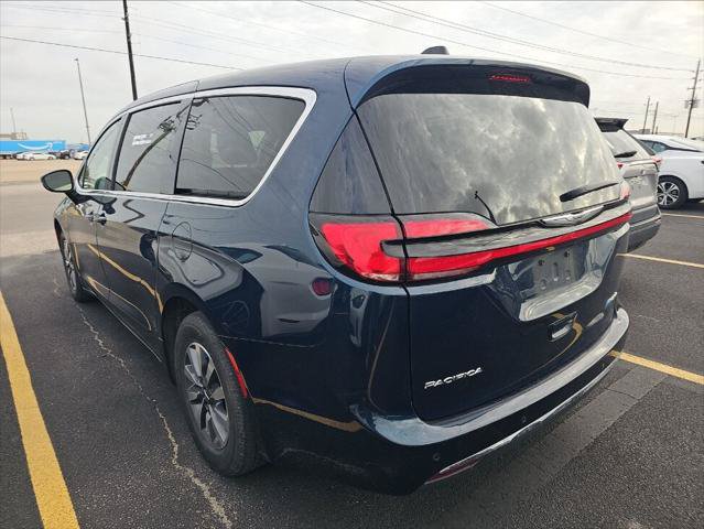 Used 2024 Chrysler Pacifica Limited FWD image 8
