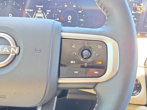 Used 2025 Nissan Armada Platinum AWD/4WD image 15