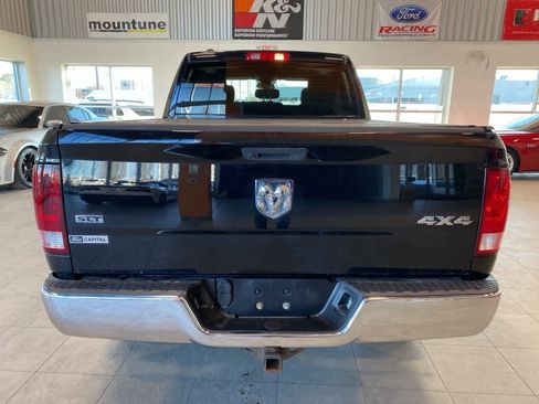 Used 2019 RAM 1500 Classic SLT image 4