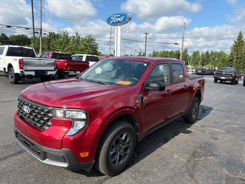 Used 2025 Ford Maverick XLT w/ XLT Luxury Package AWD/4WD image 4