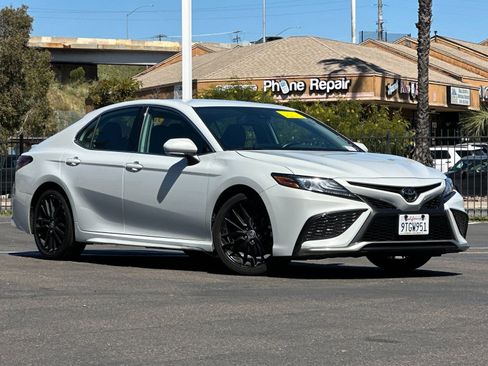Used 2023 Toyota Camry XSE image 8