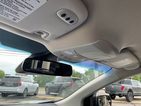 Used 2019 Ford Edge Titanium FWD image 15