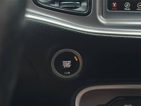 Used 2022 Dodge Challenger R/T image 27