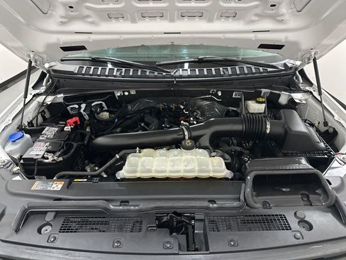 Used 2024 Ford Expedition XLT RWD image 6