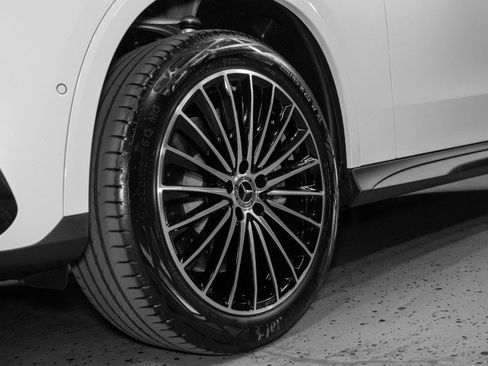 New 2025 Mercedes-Benz GLC 350e 4MATIC image 29