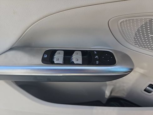 Used 2023 Mercedes-Benz C 300 Sedan image 26