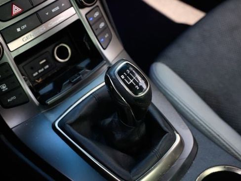 Used 2015 Hyundai Genesis 3.8 image 41