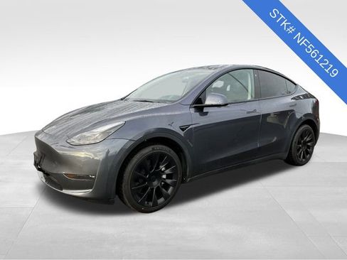 Used 2022 Tesla Model Y Long Range image 3