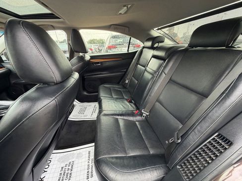 Used 2013 Lexus ES 300h w/ Luxury Pkg image 22