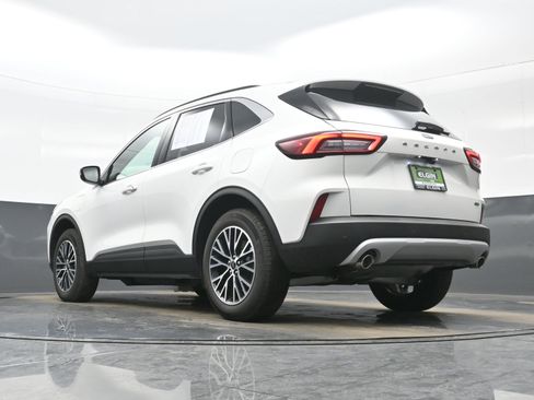 Used 2025 Ford Escape SE FWD image 38