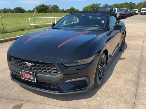 Used 2025 Ford Mustang Premium RWD image 3